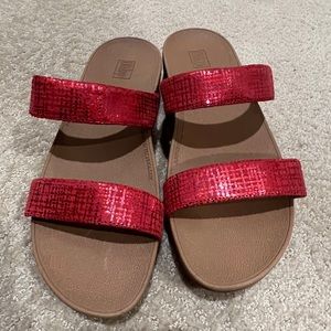 FITFLOP SOZE 8US/39EU RED SHIMMER STRAP NEW